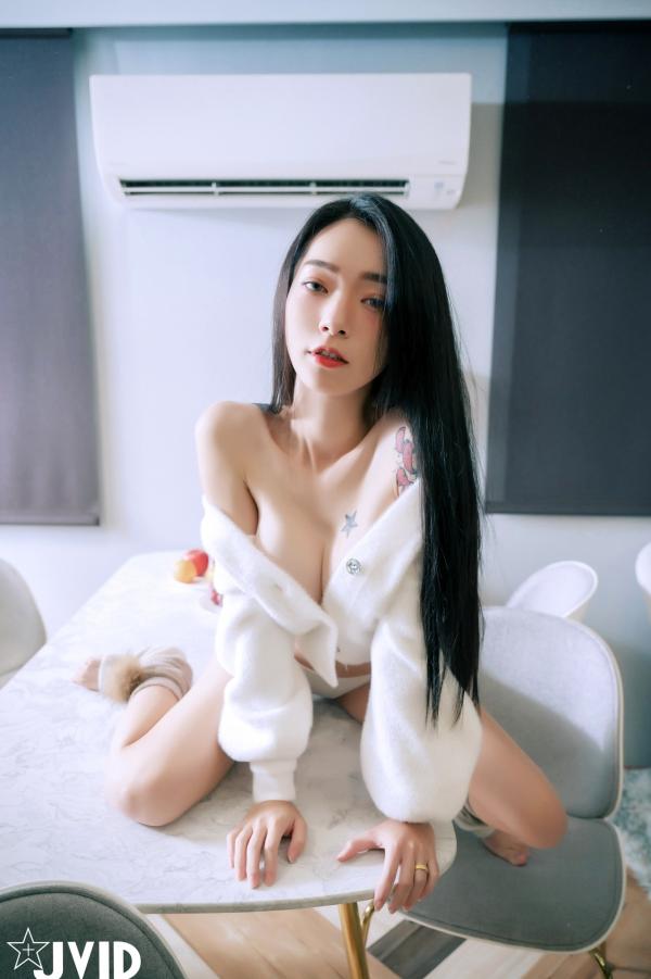    JVID女神飘飘私房写真：极致性感连体衣与诱惑内衣风格，完美身材曲线尽显，绝美冷艳视觉盛宴第114张图片