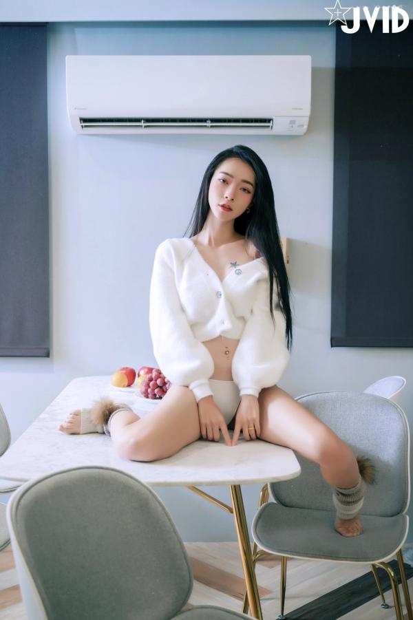    JVID女神飘飘私房写真：极致性感连体衣与诱惑内衣风格，完美身材曲线尽显，绝美冷艳视觉盛宴第115张图片