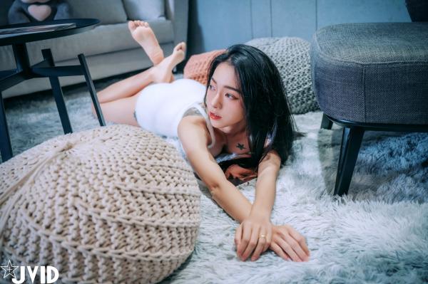    JVID女神飘飘私房写真：极致性感连体衣与诱惑内衣风格，完美身材曲线尽显，绝美冷艳视觉盛宴第120张图片