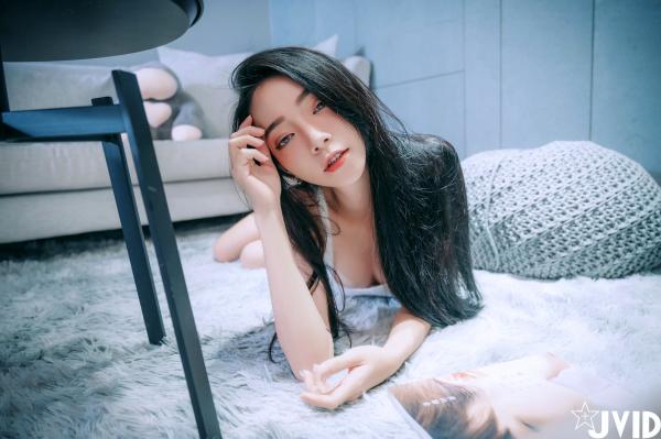    JVID女神飘飘私房写真：极致性感连体衣与诱惑内衣风格，完美身材曲线尽显，绝美冷艳视觉盛宴第123张图片