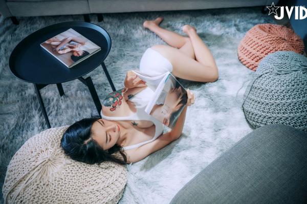    JVID女神飘飘私房写真：极致性感连体衣与诱惑内衣风格，完美身材曲线尽显，绝美冷艳视觉盛宴第133张图片