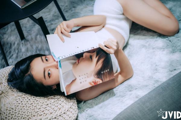    JVID女神飘飘私房写真：极致性感连体衣与诱惑内衣风格，完美身材曲线尽显，绝美冷艳视觉盛宴第134张图片