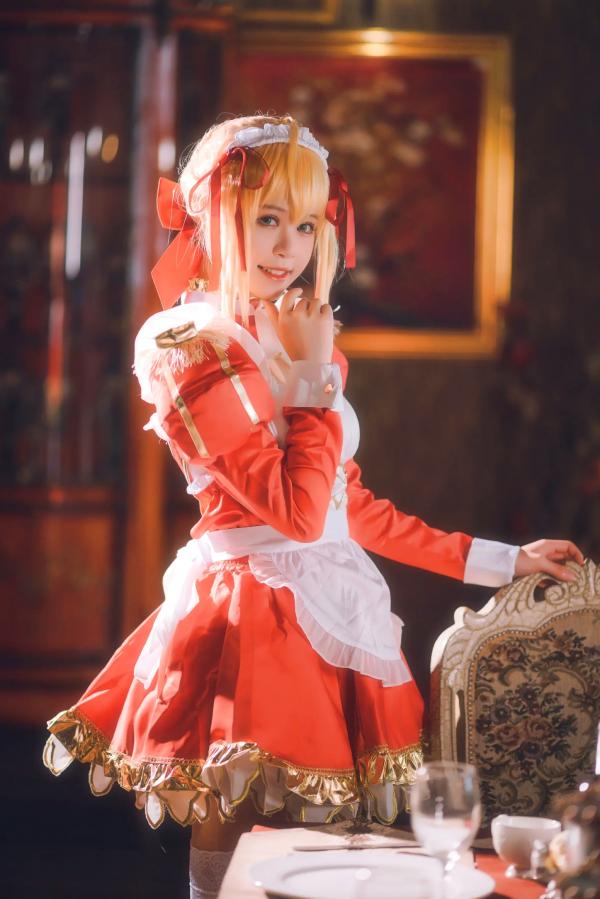    千反田鹿子 - 尼禄女仆cosplay美图，二次元灵动少女萌系角色扮演写真集第1张图片