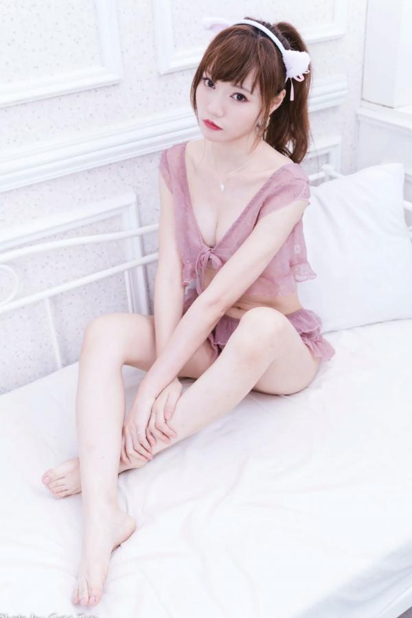    小立 - 粉色蕾丝睡衣私房写真，清纯萝莉居家诱惑，甜美治愈系女神福利合集 [61P]第11张图片