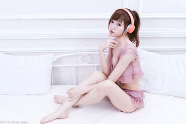    小立 - 粉色蕾丝睡衣私房写真，清纯萝莉居家诱惑，甜美治愈系女神福利合集 [61P]第16张图片