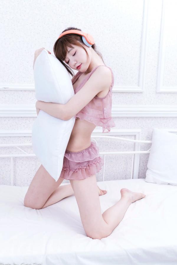    小立 - 粉色蕾丝睡衣私房写真，清纯萝莉居家诱惑，甜美治愈系女神福利合集 [61P]第35张图片