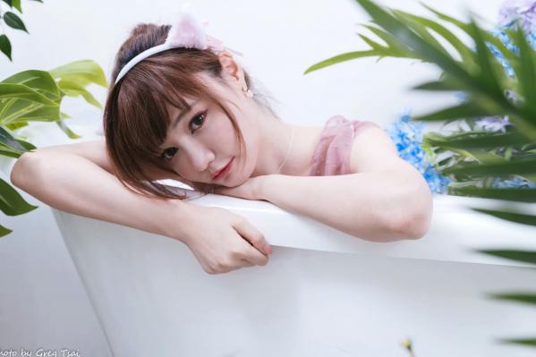    小立 - 粉色蕾丝睡衣私房写真，清纯萝莉居家诱惑，甜美治愈系女神福利合集 [61P]第48张图片