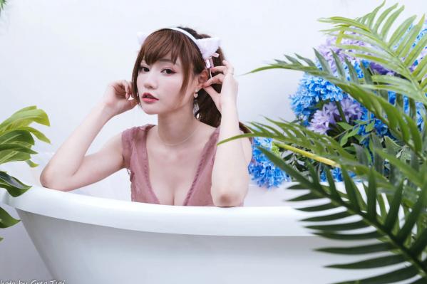    小立 - 粉色蕾丝睡衣私房写真，清纯萝莉居家诱惑，甜美治愈系女神福利合集 [61P]第49张图片