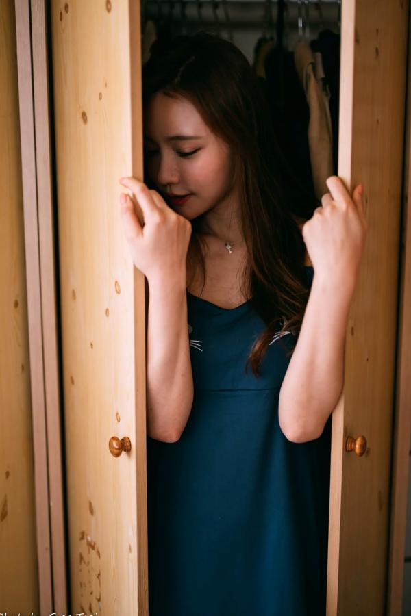    小立 - 甜美可爱居家连衣裙私房照，慵懒风邻家女孩居家日常写真 [214P]第4张图片