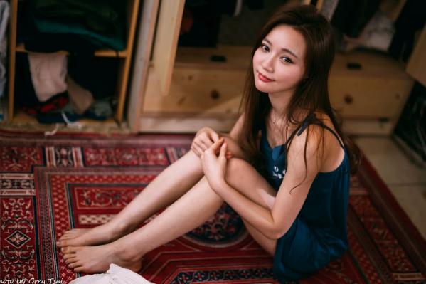    小立 - 甜美可爱居家连衣裙私房照，慵懒风邻家女孩居家日常写真 [214P]第16张图片