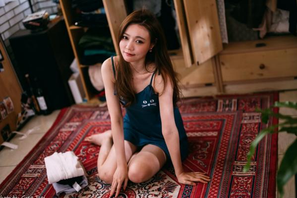    小立 - 甜美可爱居家连衣裙私房照，慵懒风邻家女孩居家日常写真 [214P]第19张图片
