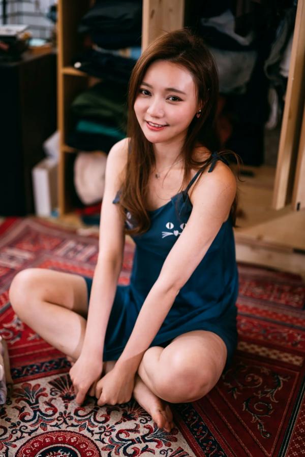    小立 - 甜美可爱居家连衣裙私房照，慵懒风邻家女孩居家日常写真 [214P]第21张图片