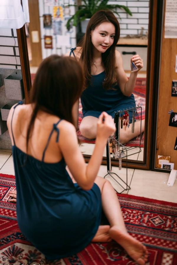    小立 - 甜美可爱居家连衣裙私房照，慵懒风邻家女孩居家日常写真 [214P]第23张图片
