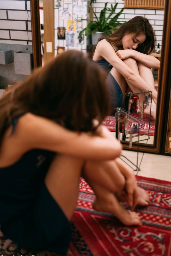    小立 - 甜美可爱居家连衣裙私房照，慵懒风邻家女孩居家日常写真 [214P]第34张图片