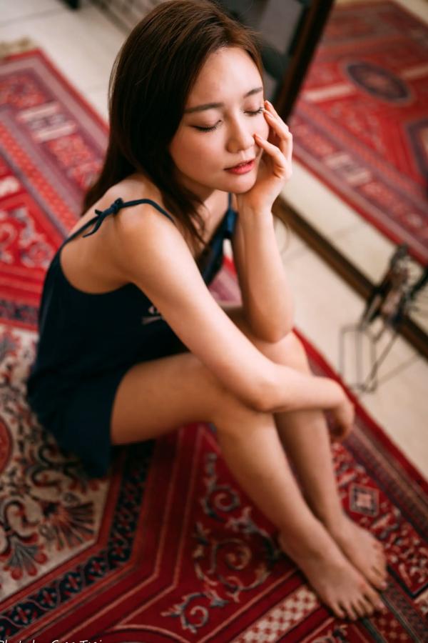    小立 - 甜美可爱居家连衣裙私房照，慵懒风邻家女孩居家日常写真 [214P]第37张图片