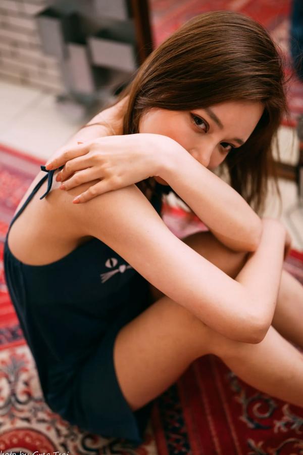    小立 - 甜美可爱居家连衣裙私房照，慵懒风邻家女孩居家日常写真 [214P]第38张图片