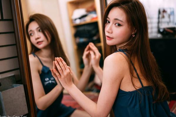    小立 - 甜美可爱居家连衣裙私房照，慵懒风邻家女孩居家日常写真 [214P]第42张图片