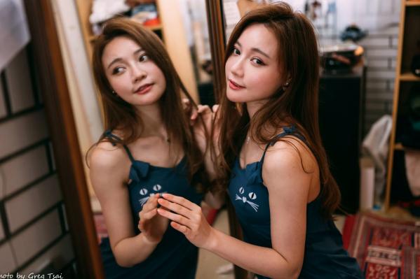    小立 - 甜美可爱居家连衣裙私房照，慵懒风邻家女孩居家日常写真 [214P]第47张图片