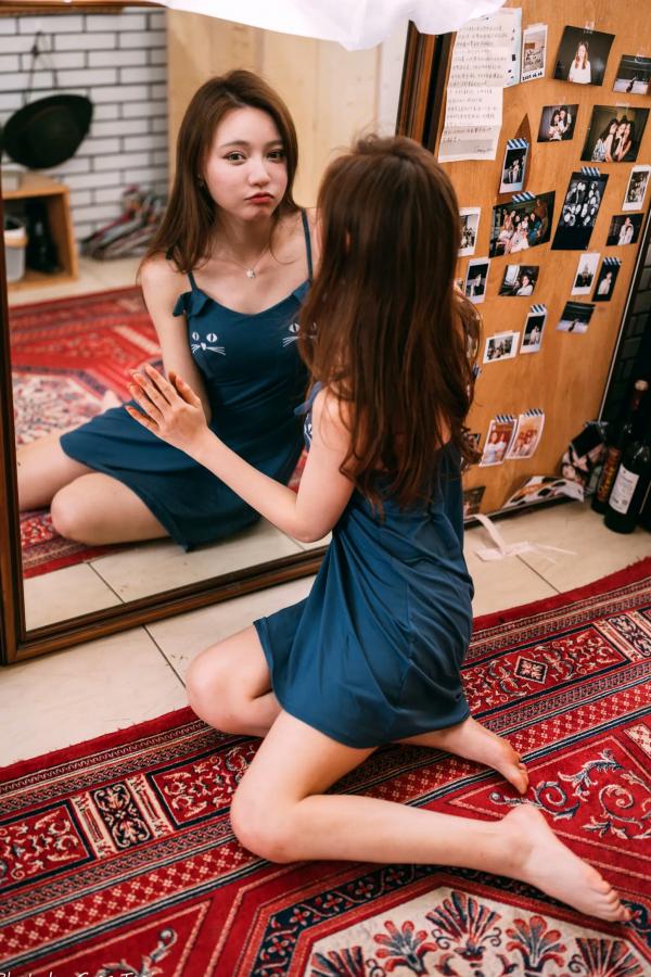    小立 - 甜美可爱居家连衣裙私房照，慵懒风邻家女孩居家日常写真 [214P]第53张图片