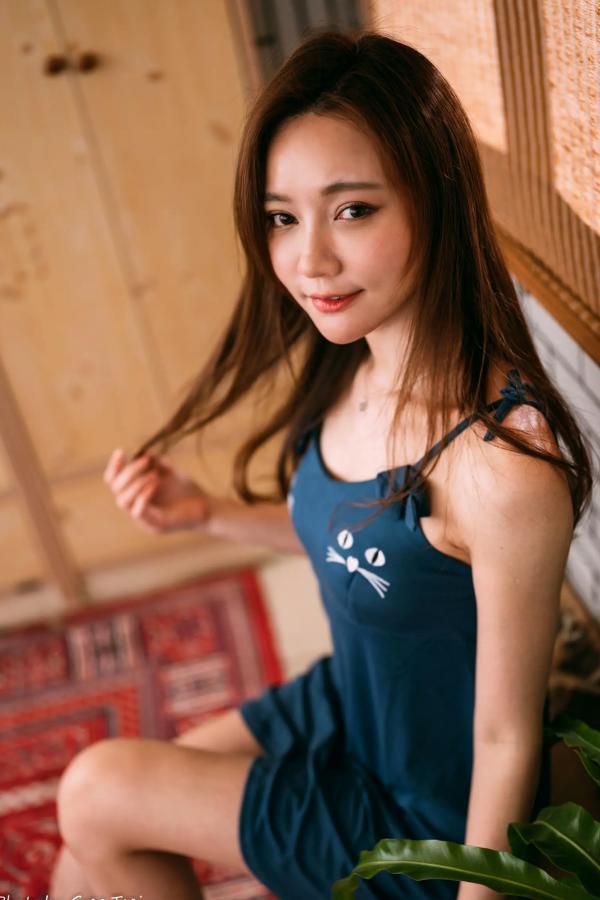    小立 - 甜美可爱居家连衣裙私房照，慵懒风邻家女孩居家日常写真 [214P]第69张图片