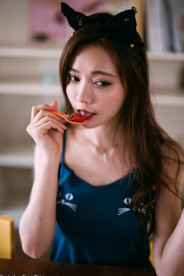    小立 - 甜美可爱居家连衣裙私房照，慵懒风邻家女孩居家日常写真 [214P]第83张图片