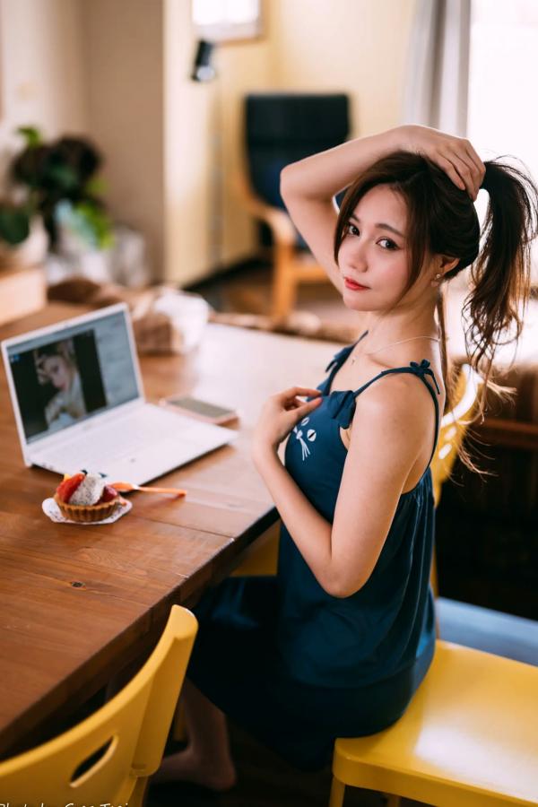    小立 - 甜美可爱居家连衣裙私房照，慵懒风邻家女孩居家日常写真 [214P]第94张图片