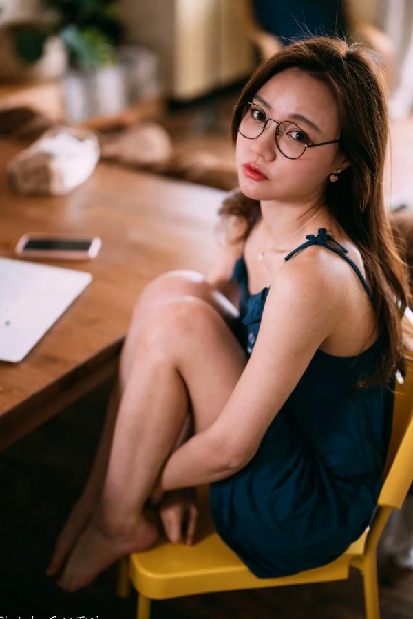   小立 - 甜美可爱居家连衣裙私房照，慵懒风邻家女孩居家日常写真 [214P]第107张图片