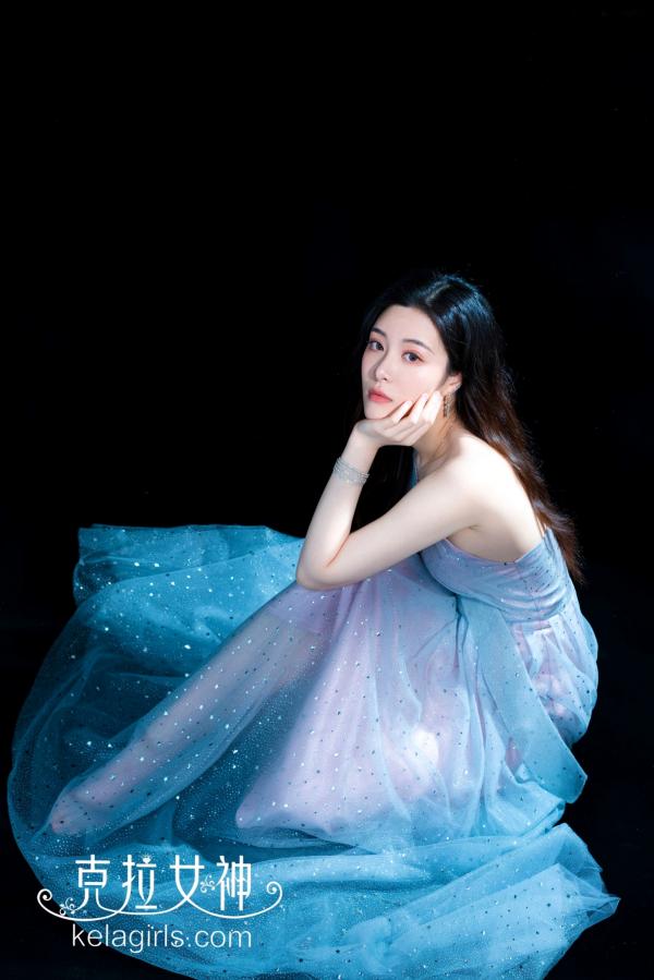    KelaGirls克拉女神百琳《梦幻花系》：身着星光纱裙拍摄冷艳唯美写真，清冷气质宛如空灵女神第6张图片