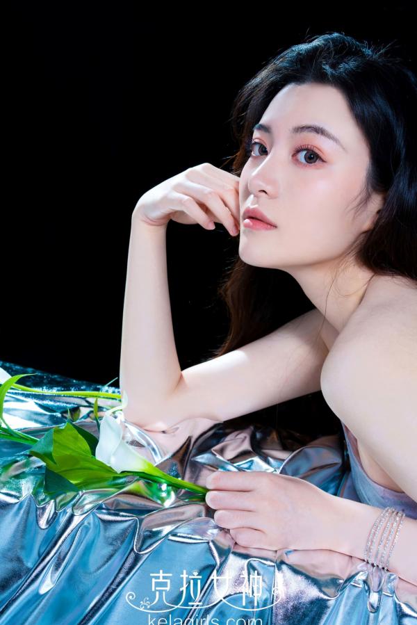    KelaGirls克拉女神百琳《梦幻花系》：身着星光纱裙拍摄冷艳唯美写真，清冷气质宛如空灵女神第9张图片
