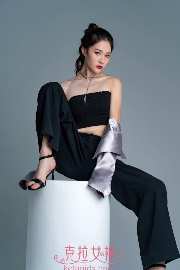    KelaGirls克拉女神-2020.10.18-苏棠《酷拍裸足》-冷艳黑衣造型，极简艺术感，细腻足部特写欣赏第3张图片