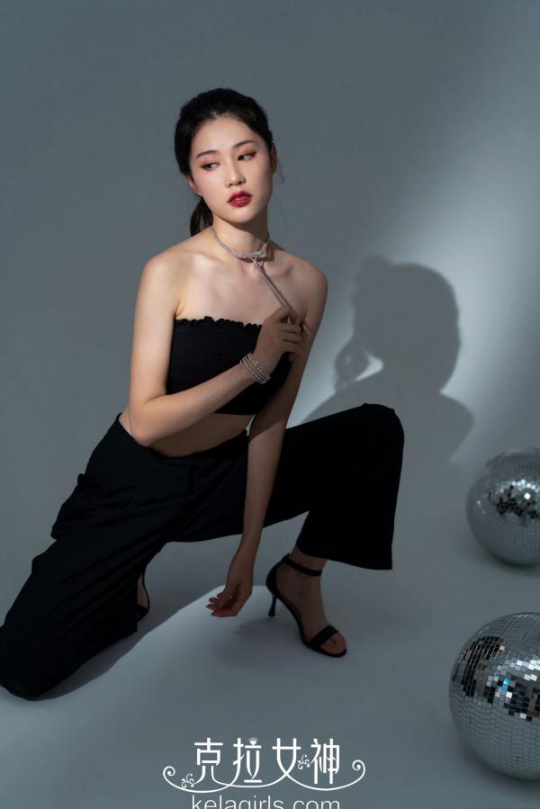    KelaGirls克拉女神-2020.10.18-苏棠《酷拍裸足》-冷艳黑衣造型，极简艺术感，细腻足部特写欣赏第6张图片
