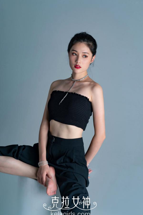    KelaGirls克拉女神-2020.10.18-苏棠《酷拍裸足》-冷艳黑衣造型，极简艺术感，细腻足部特写欣赏第7张图片