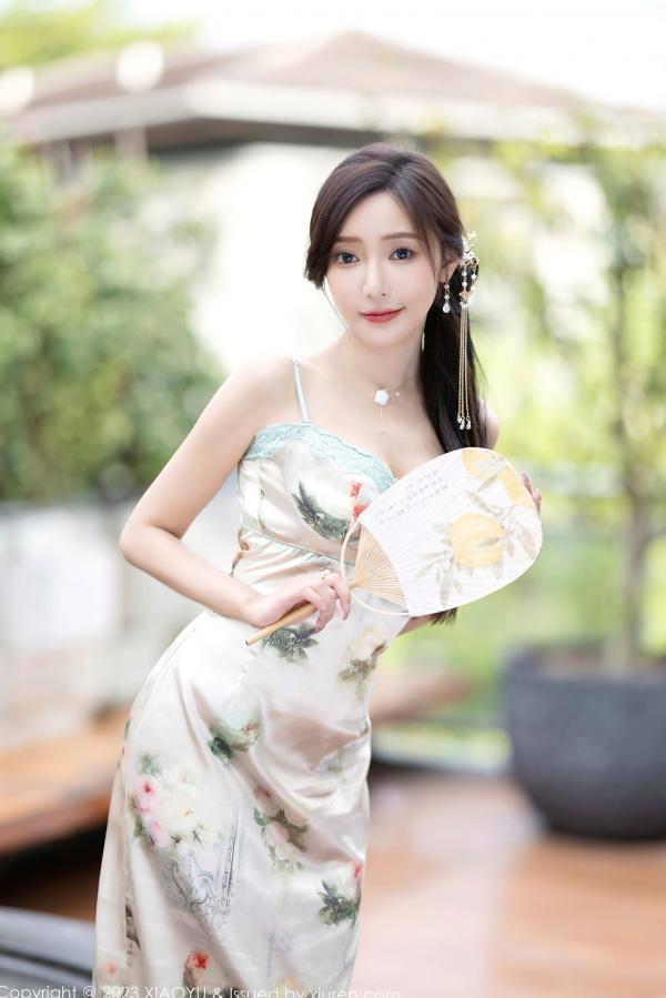 王馨瑶   XiaoYu语画界1097-王馨瑶yanni写真：古风白色吊带裙与粉色性感旗袍，演绎绝美古韵私房照，肌肤胜雪，风情万种，无圣光大尺度呈现。第7张图片