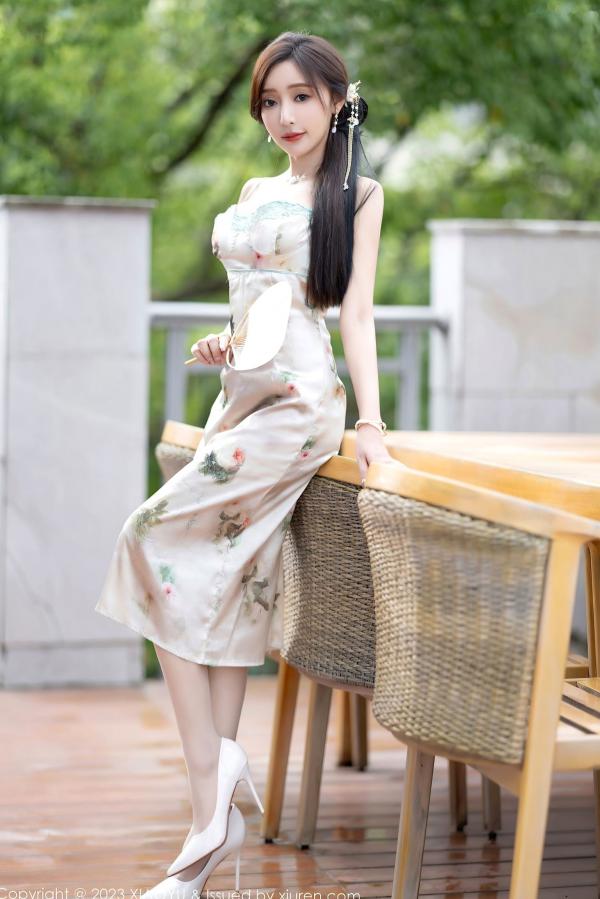 王馨瑶   XiaoYu语画界1097-王馨瑶yanni写真：古风白色吊带裙与粉色性感旗袍，演绎绝美古韵私房照，肌肤胜雪，风情万种，无圣光大尺度呈现。第14张图片