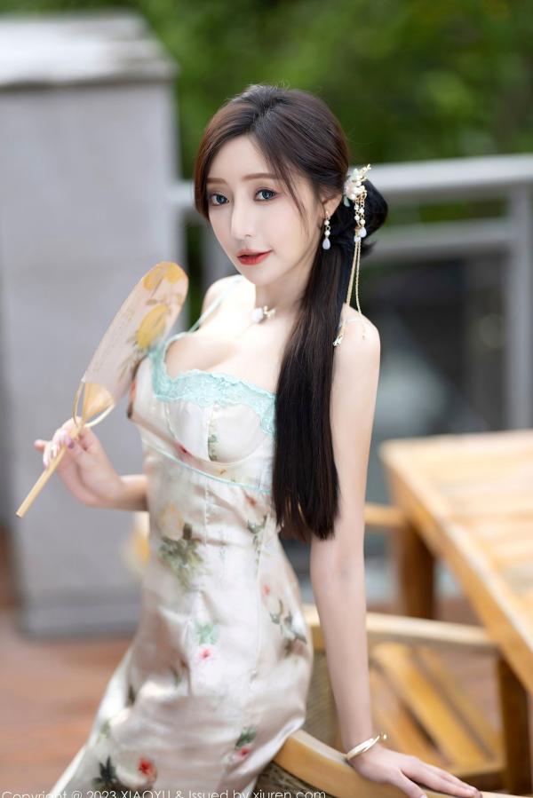 王馨瑶   XiaoYu语画界1097-王馨瑶yanni写真：古风白色吊带裙与粉色性感旗袍，演绎绝美古韵私房照，肌肤胜雪，风情万种，无圣光大尺度呈现。第16张图片