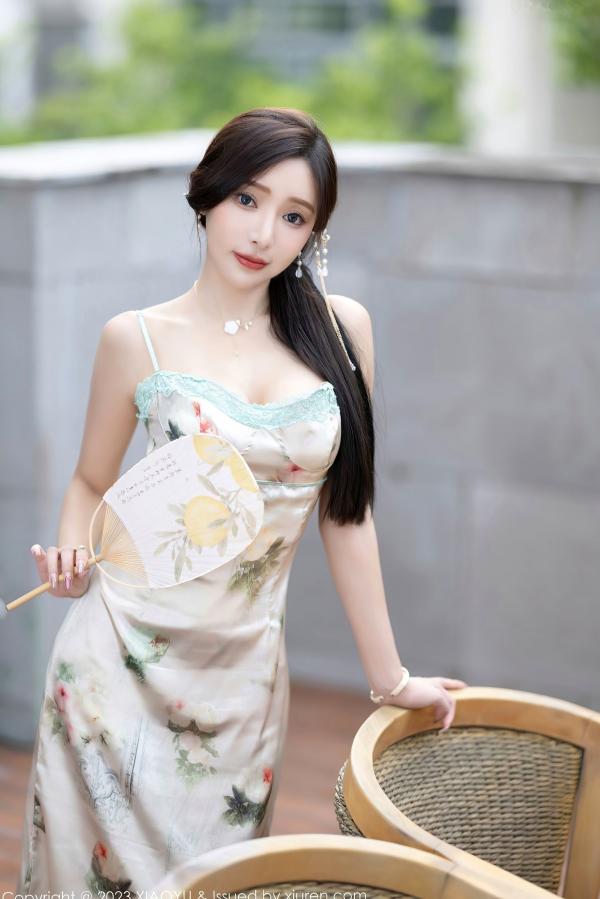 王馨瑶   XiaoYu语画界1097-王馨瑶yanni写真：古风白色吊带裙与粉色性感旗袍，演绎绝美古韵私房照，肌肤胜雪，风情万种，无圣光大尺度呈现。第19张图片
