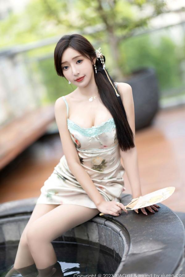 王馨瑶   XiaoYu语画界1097-王馨瑶yanni写真：古风白色吊带裙与粉色性感旗袍，演绎绝美古韵私房照，肌肤胜雪，风情万种，无圣光大尺度呈现。第20张图片