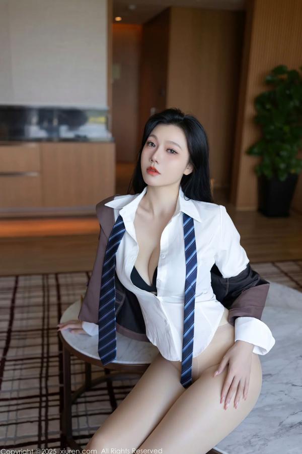    [XiuRen] 秀人 2025.07.22 No.10571 安然anran - 职业西装制服诱惑，肉色丝袜办公诱惑美腿大片第40张图片