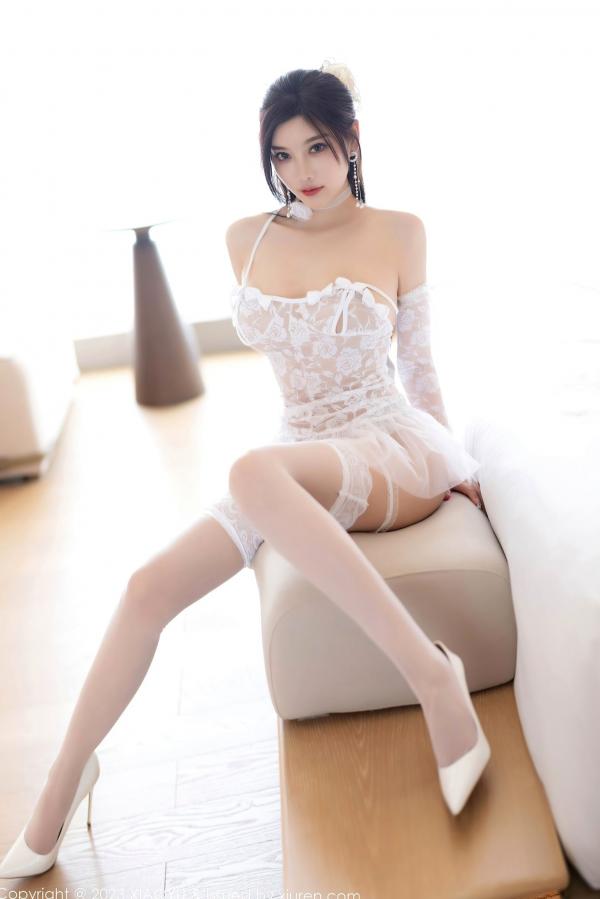 杨晨晨 sugar小甜心CC  语画界-1095-杨晨晨Yome纯白蕾丝内衣私房写真，清新气质与火辣诱惑并存的极致美感第74张图片