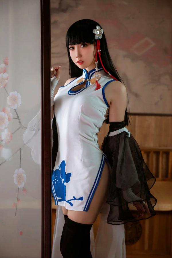    焖焖碳 - 碧蓝航线逸仙cosplay国风旗袍黑丝诱惑私房写真 [23P]第6张图片