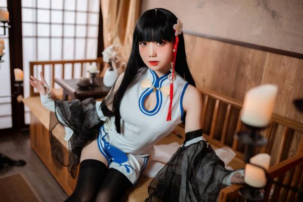    焖焖碳 - 碧蓝航线逸仙cosplay国风旗袍黑丝诱惑私房写真 [23P]第13张图片