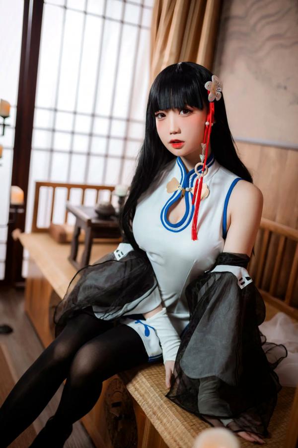    焖焖碳 - 碧蓝航线逸仙cosplay国风旗袍黑丝诱惑私房写真 [23P]第14张图片