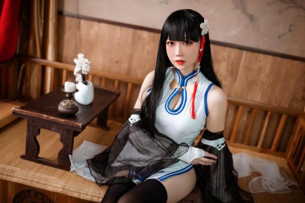    焖焖碳 - 碧蓝航线逸仙cosplay国风旗袍黑丝诱惑私房写真 [23P]第20张图片