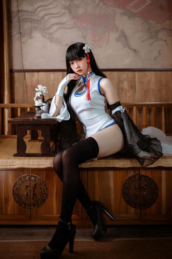    焖焖碳 - 碧蓝航线逸仙cosplay国风旗袍黑丝诱惑私房写真 [23P]第21张图片