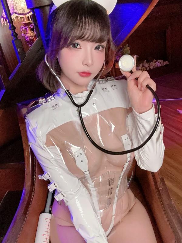    yuuhui玉汇 - 心悸护士主题性感写真，纯白漆皮捆绑护士服角色扮演，极品诱惑大尺度作品 [46P]第13张图片