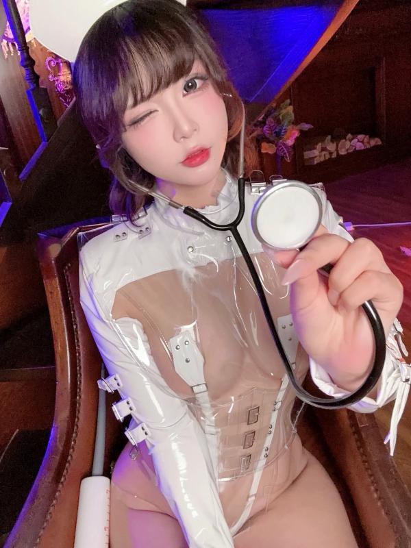    yuuhui玉汇 - 心悸护士主题性感写真，纯白漆皮捆绑护士服角色扮演，极品诱惑大尺度作品 [46P]第14张图片