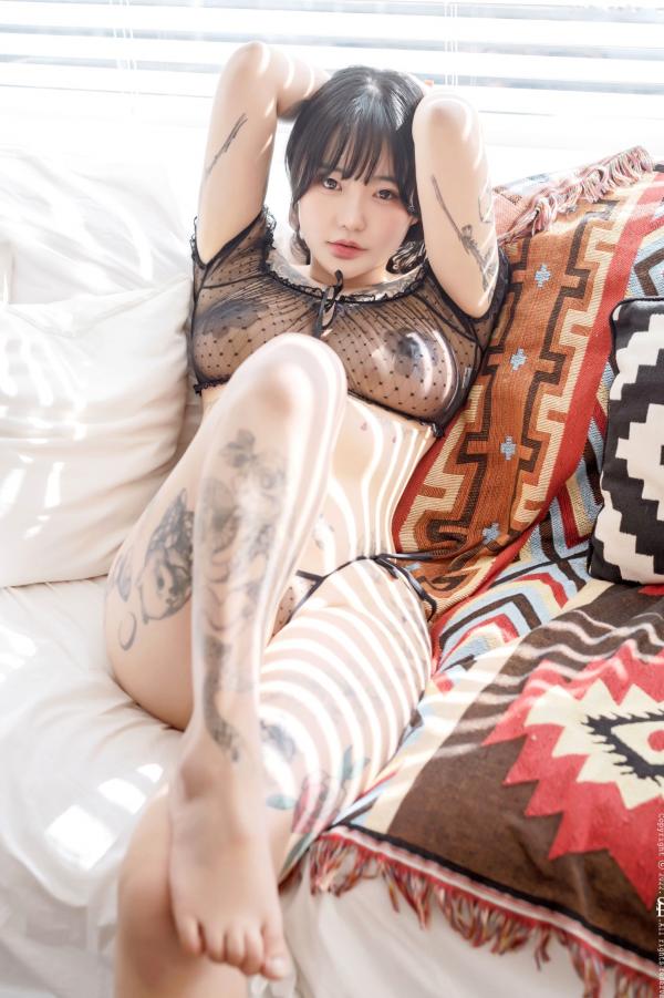    韩国美女全宝妍Jeon Bo Yeon私房写真，性感纹身诱惑，白皙肌肤与童颜巨乳的视觉盛宴，SaintPhotoLife Vol.09唯美艺术摄影第6张图片