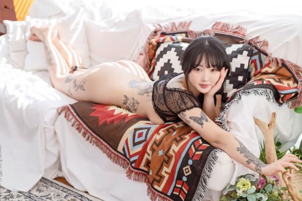    韩国美女全宝妍Jeon Bo Yeon私房写真，性感纹身诱惑，白皙肌肤与童颜巨乳的视觉盛宴，SaintPhotoLife Vol.09唯美艺术摄影第39张图片