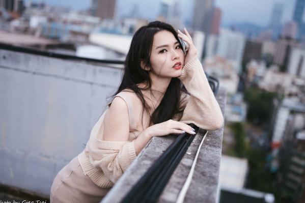    米浆 - 天台城市风情、室内居家可爱治愈美少女写真 [93P]第4张图片