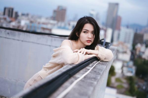    米浆 - 天台城市风情、室内居家可爱治愈美少女写真 [93P]第7张图片